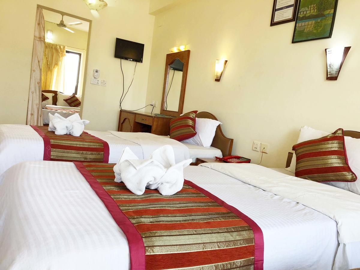 Hotel Grand Holiday Похара Екстериор снимка