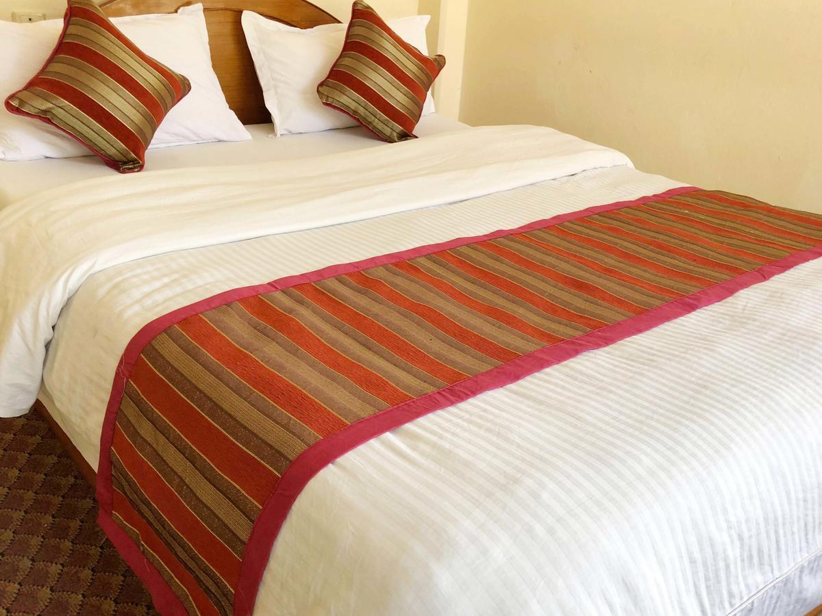 Hotel Grand Holiday Похара Екстериор снимка