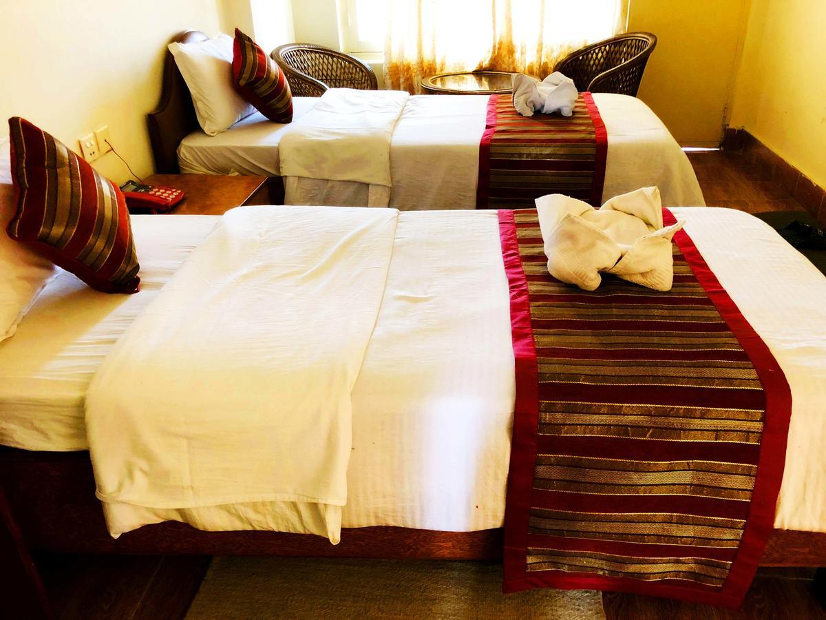 Hotel Grand Holiday Похара Екстериор снимка