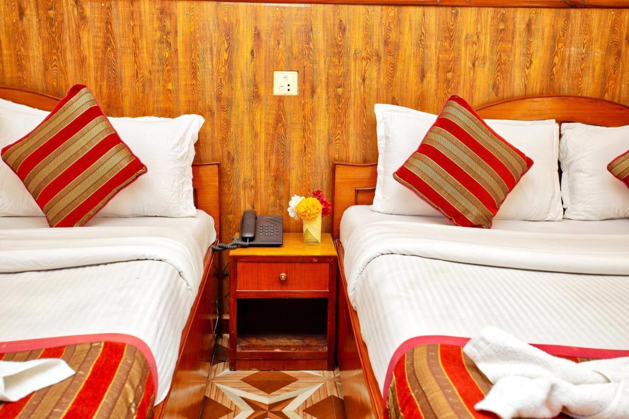 Hotel Grand Holiday Похара Екстериор снимка