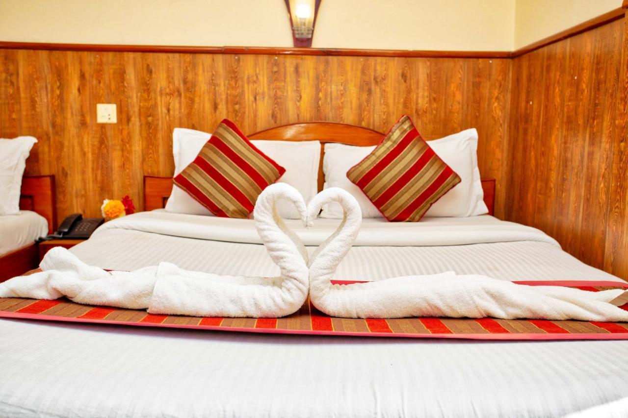 Hotel Grand Holiday Похара Екстериор снимка